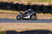 anglesey-no-limits-trackday;anglesey-photographs;anglesey-trackday-photographs;enduro-digital-images;event-digital-images;eventdigitalimages;no-limits-trackdays;peter-wileman-photography;racing-digital-images;trac-mon;trackday-digital-images;trackday-photos;ty-croes